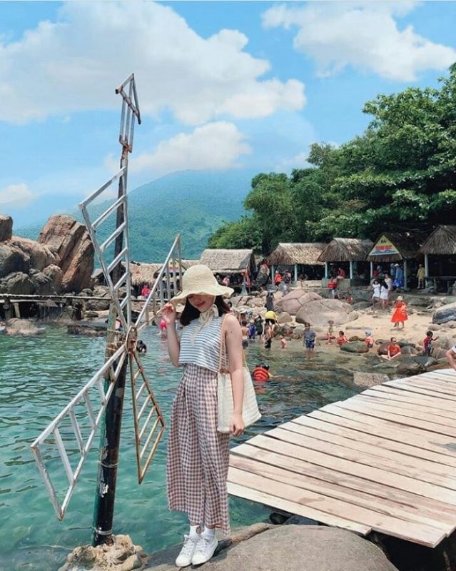 Công Ty TNHH Thương Mại Và Dịch Vụ Tàu Vân